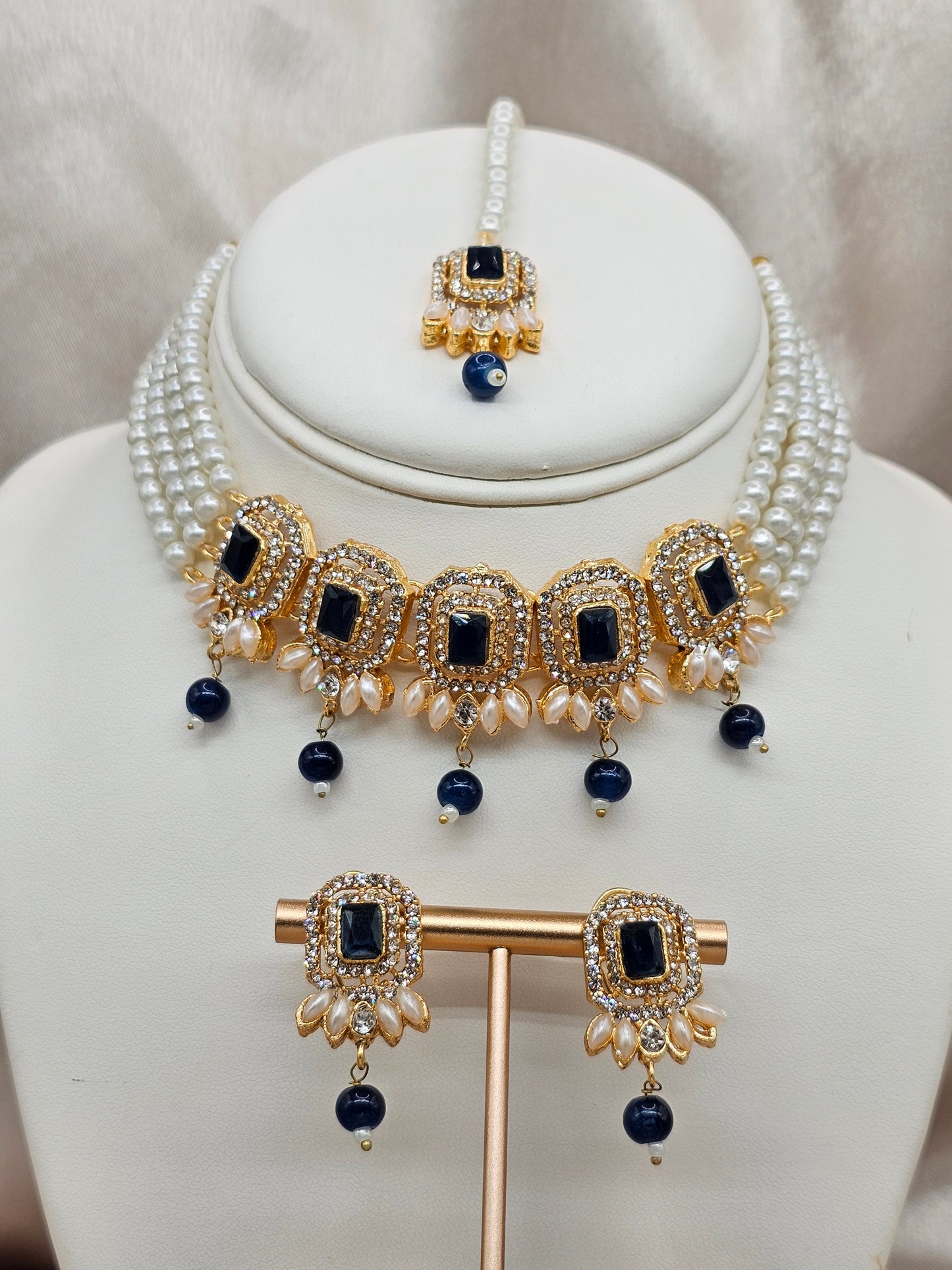 Navy Blue Gem stone with Pearl set