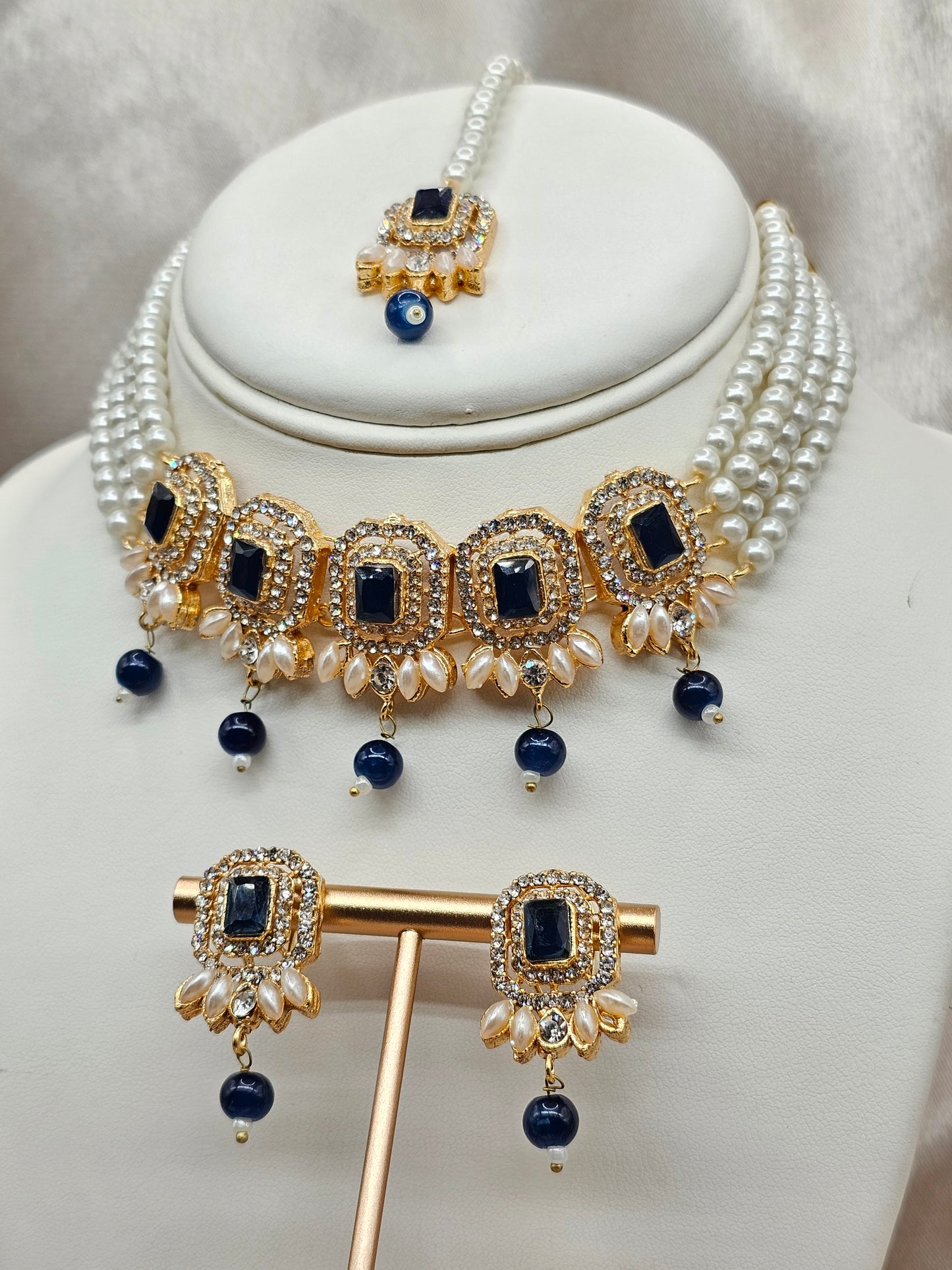 Navy Blue Gem stone with Pearl set