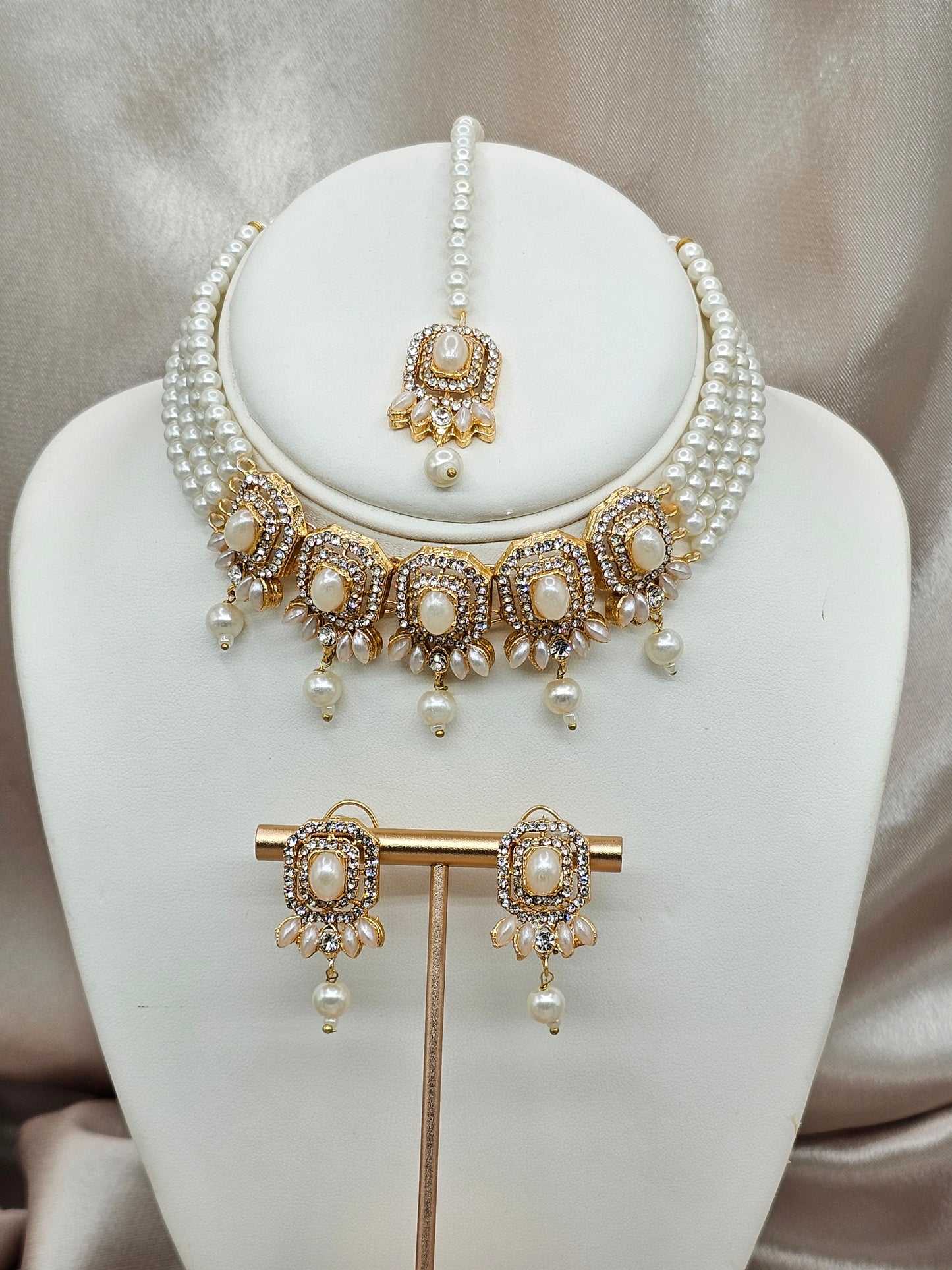 Pearl Choker Necklace Set