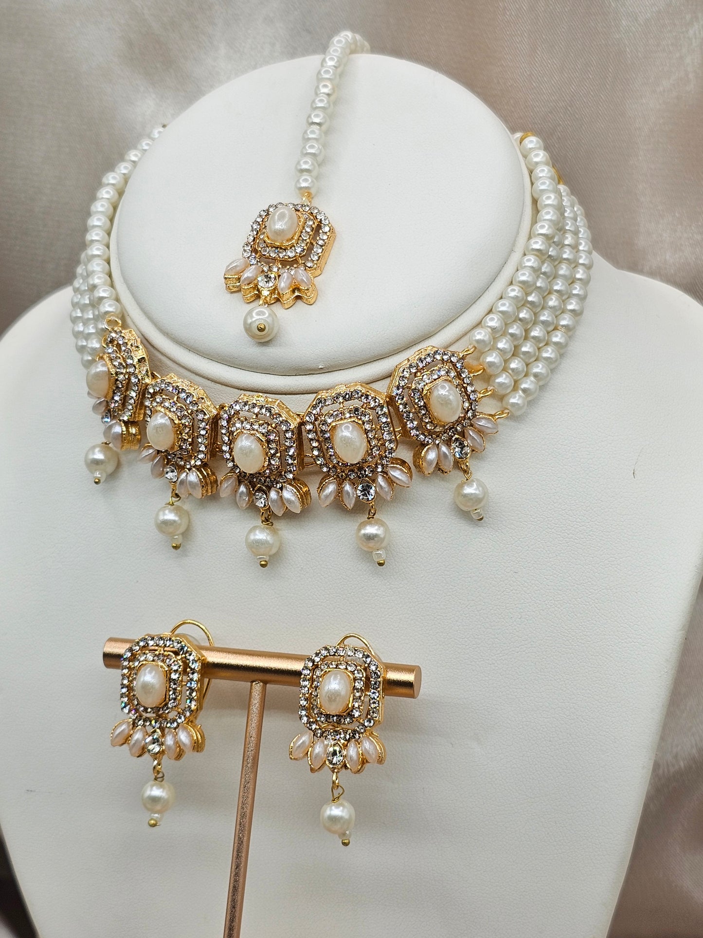 Pearl Choker Necklace Set