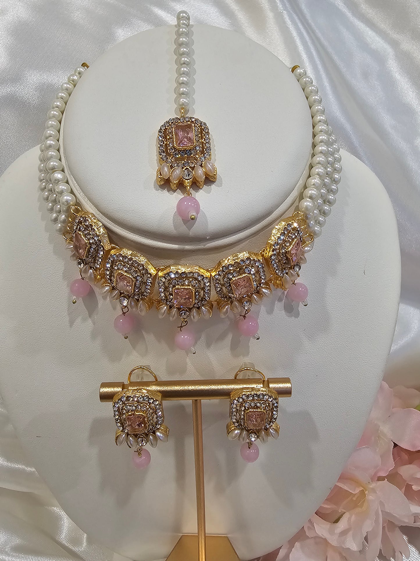 Pink Gem stone with Pearl set