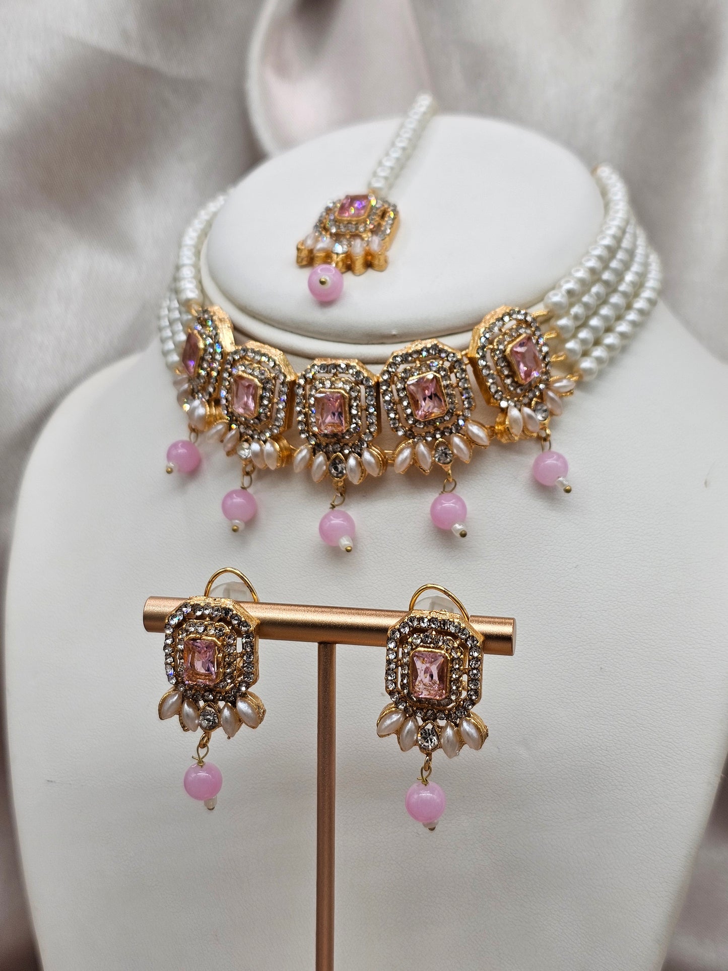 Pink Gem stone with Pearl set