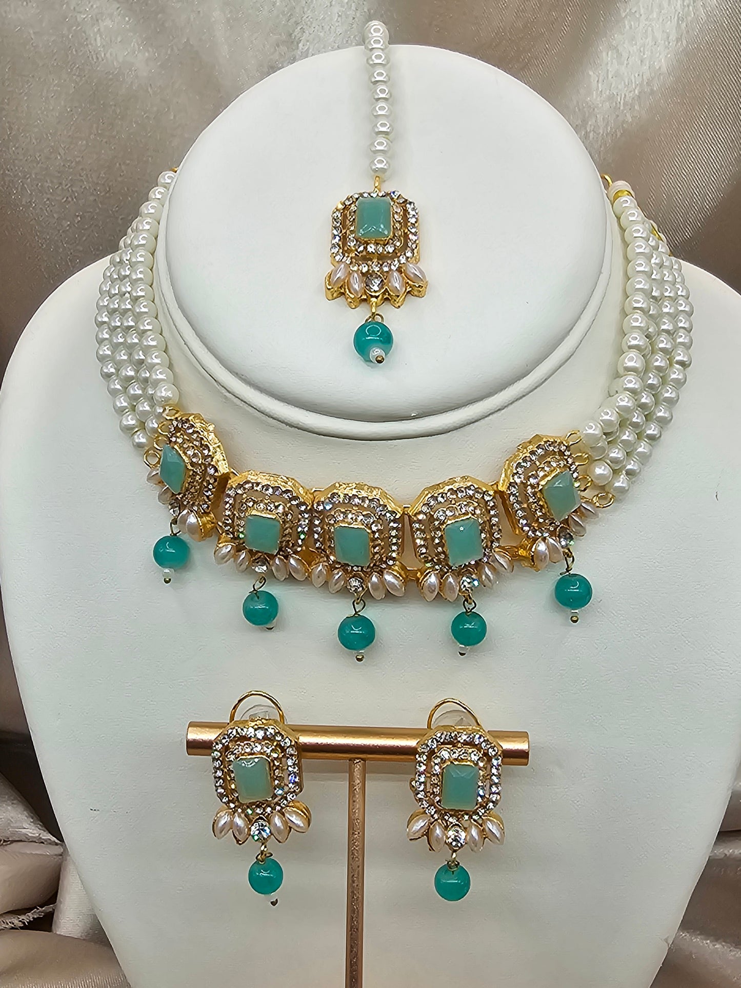 Turquoise Gem stone and Pearl set