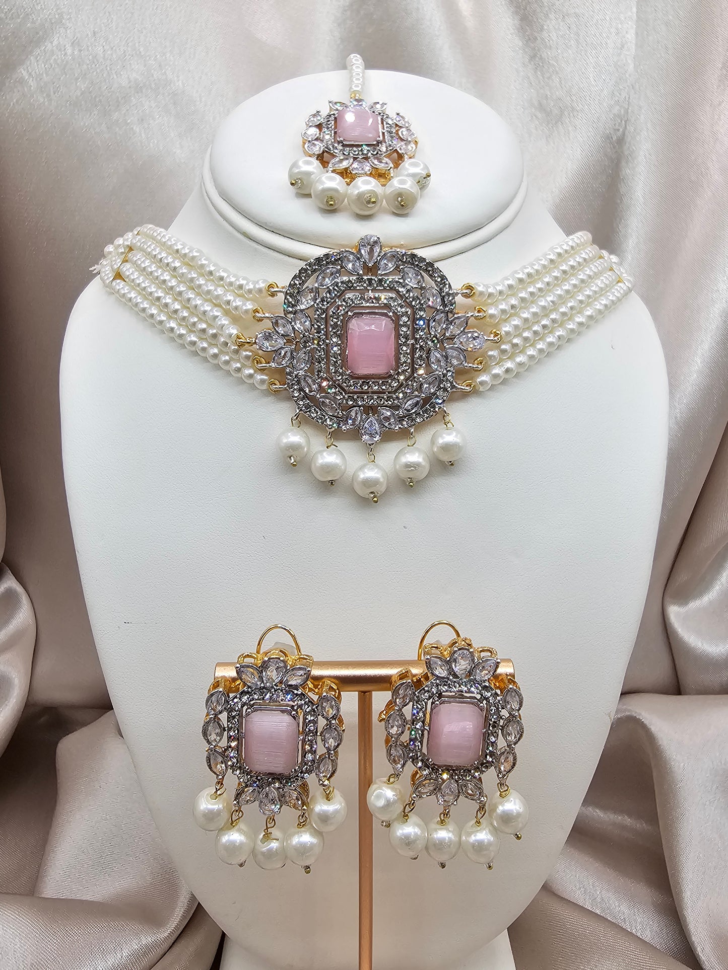 Exquisite Pearl Choker Set with Pink Stone and Diamonds