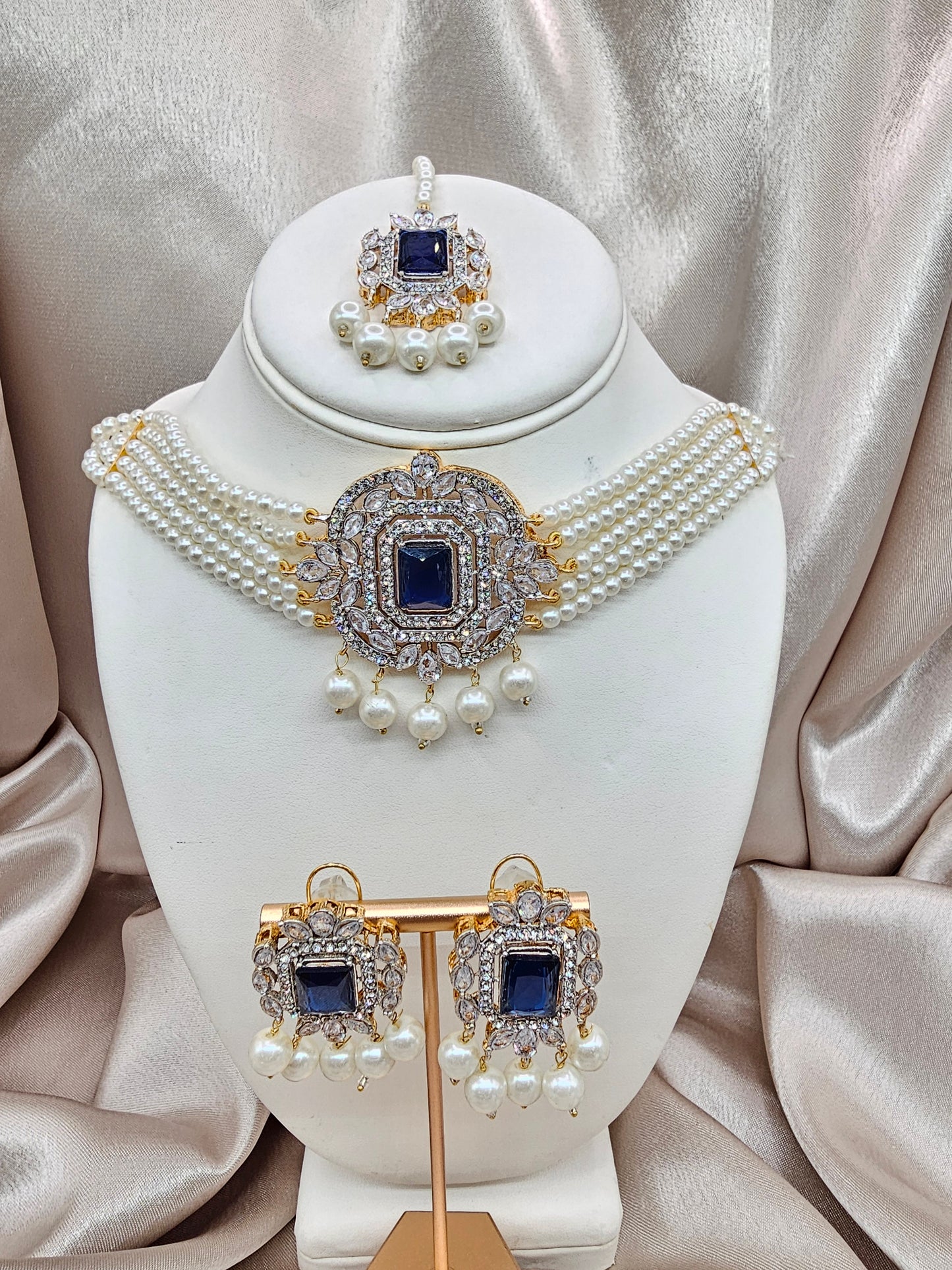 Exquisite Pearl Choker Set with Navy Blue Stone and Diamonds