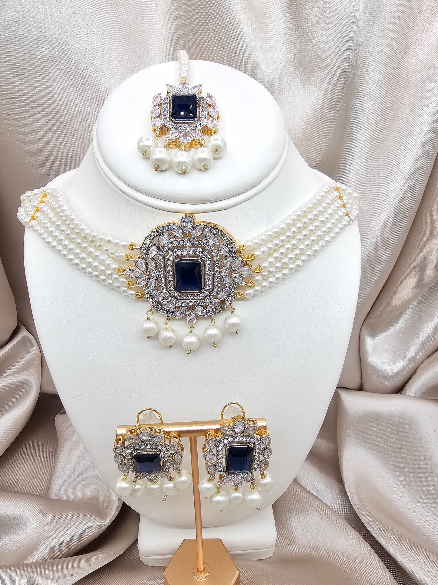 Exquisite Pearl Choker Set with Navy Blue Stone and Diamonds