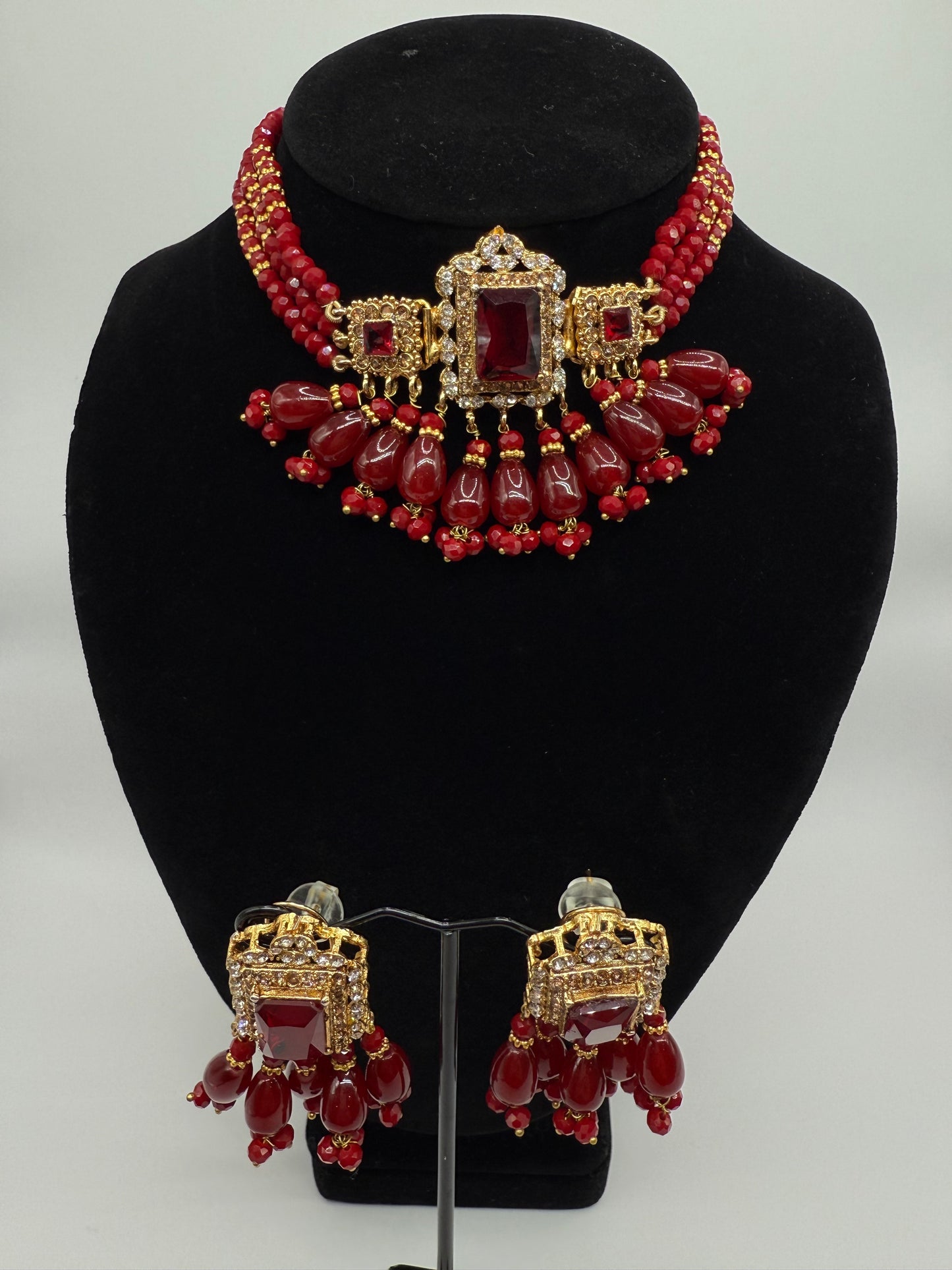 Luxurious Ruby Red Beaded Jewelry Set